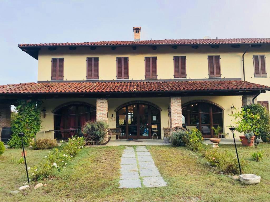 La Madonnina Agriturismo Dore Alba  Exterior photo